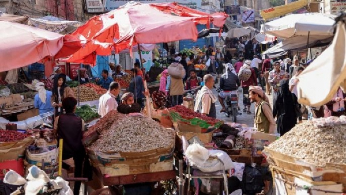 تقرير: نقص الغذاء في اليمن.. حرب السفن تنعكس على الإمدادات قبل رمضان
