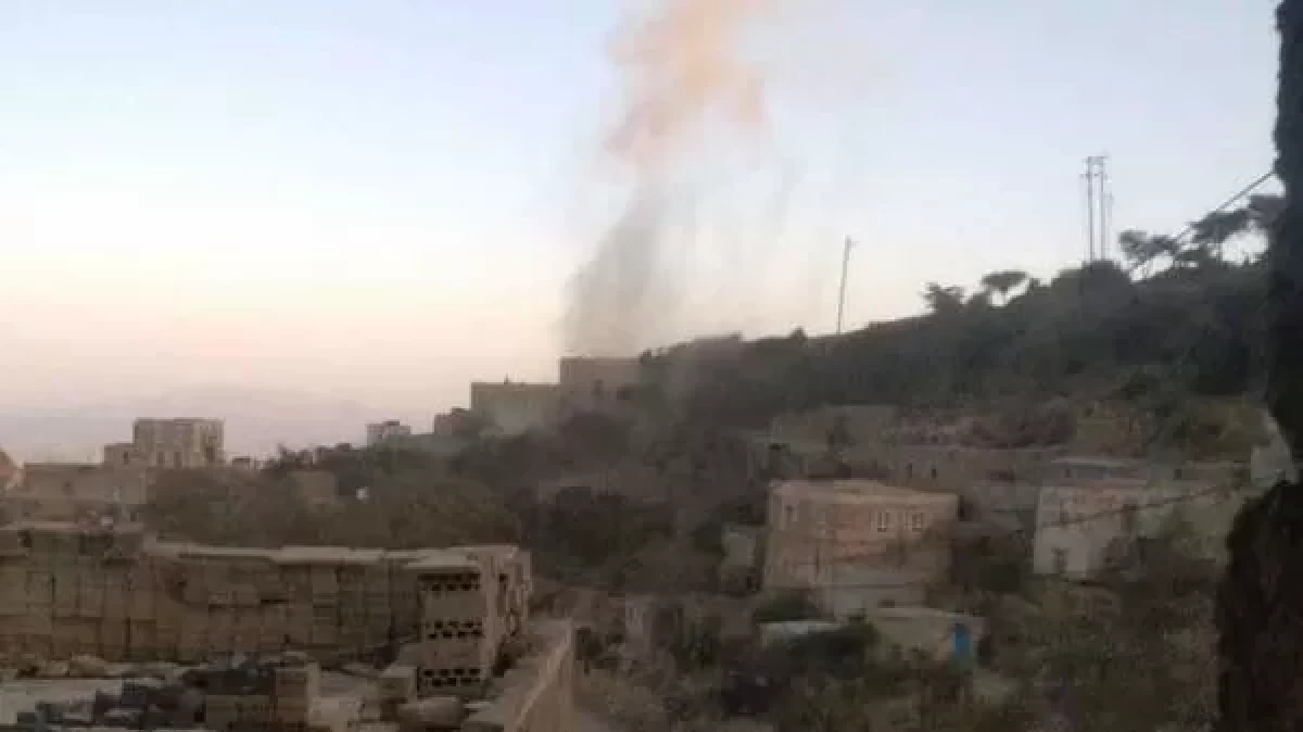 الحكومة تدين جريمة استهداف الحوثيين لمنازل المواطنين في الشقب بتعز