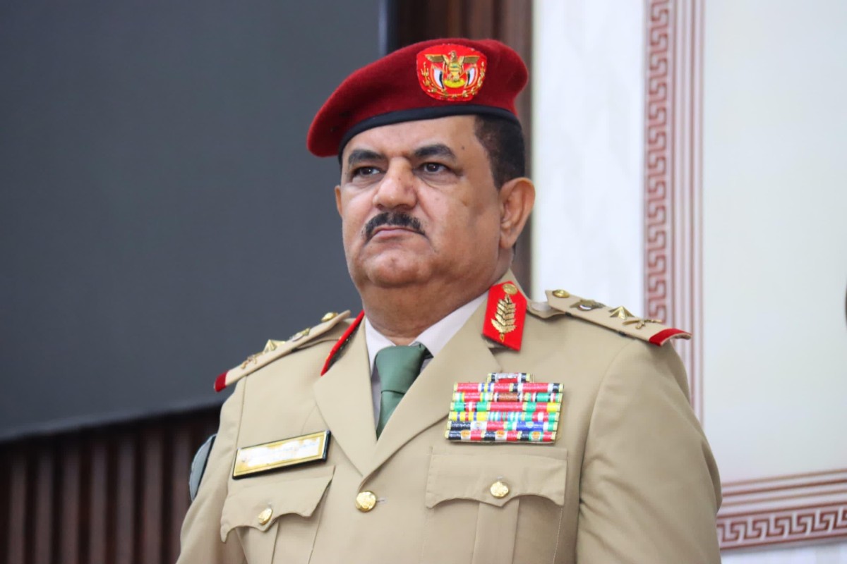 وزير الدفاع: تهديدات الحوثي محاولة للإبتزاز وقواتنا المسلحة جاهزة لإنهاء خطر الجماعة