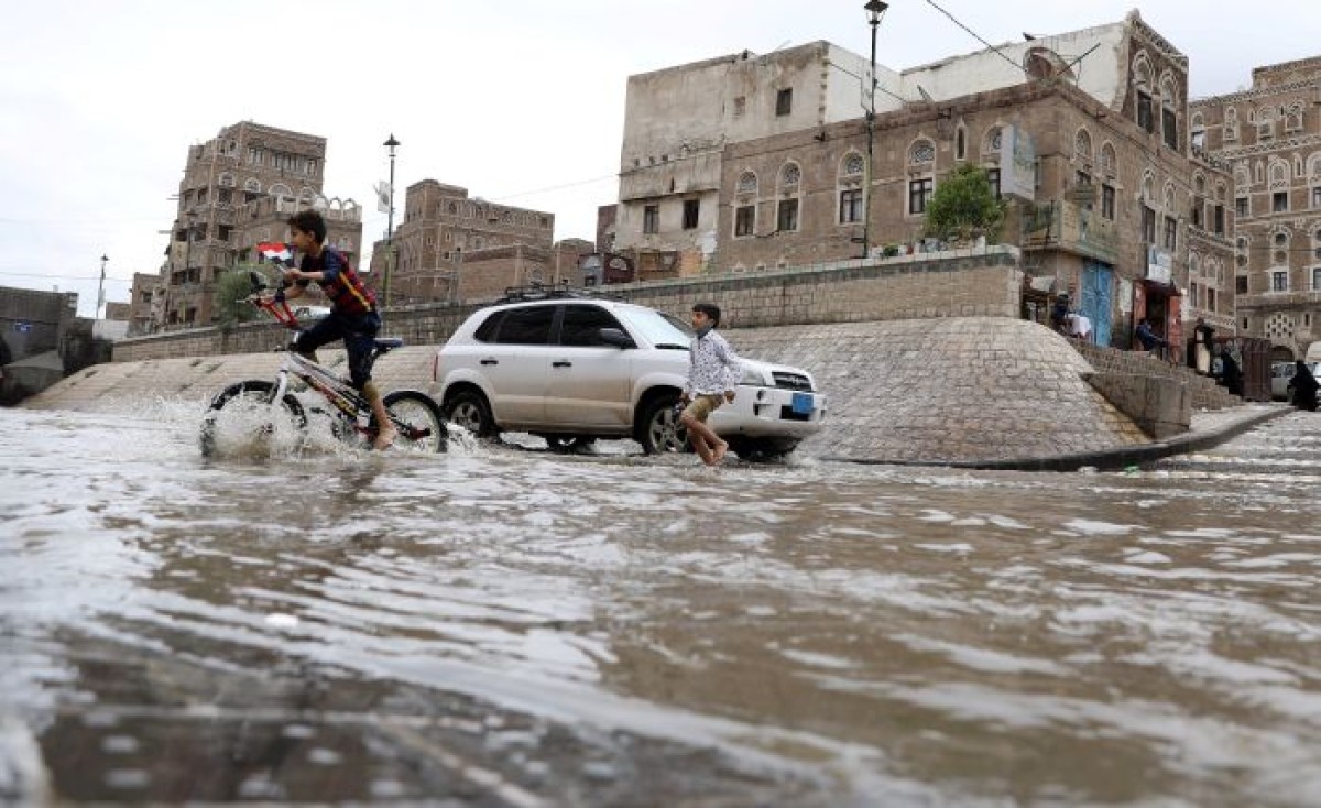 العثور على جثمان طفلة جرفتها السيول في صنعاء