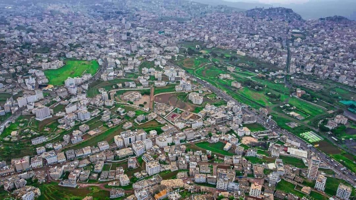 إب: عشرات السجناء يتعرضون للتعذيب على يد قيادي يعمل مدير "البحث الجنائي"