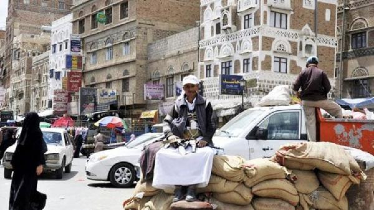 جماعة الحوثي تفرض زكاة الفطر على الموظفين في مناطق سيطرتها