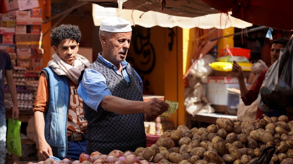 الريال اليمني يشهد أكبر تراجع أمام العملات الأجنبية منذ عامين