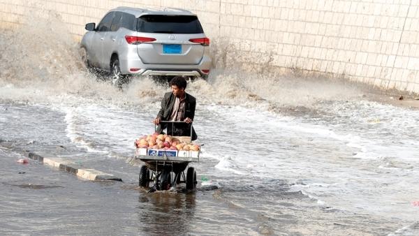 تضرر أكثر من 15 ألف أسرة يمنية بالفيضانات منذ مطلع العام الجاري