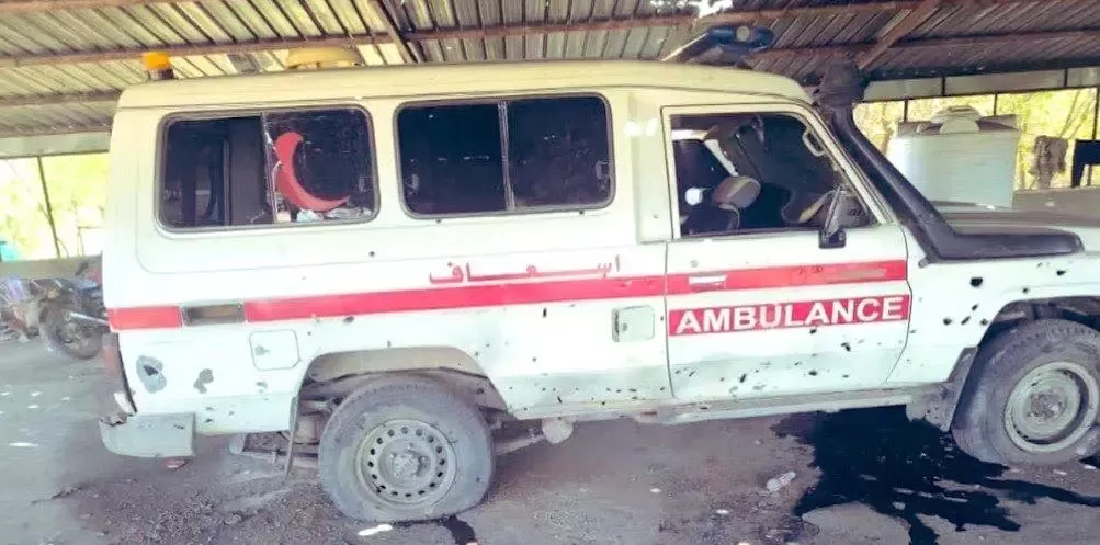 مقتل مسعف وإصابة سبعة من الطاقم الطبي بقصف حوثي في الضالع