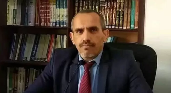 أسرة المحامي صبرة تؤكد استمرار احتجازه في سجن انفرادي بصنعاء