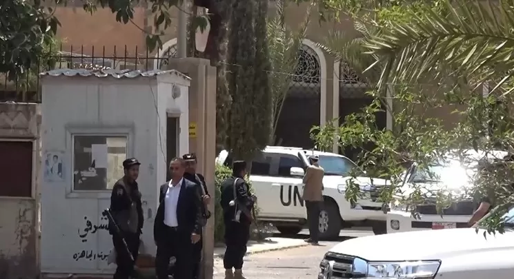 الحوثيون يصادرون سيارات للأمم المتحدة ويعتقلون موظفاً أممياً في صنعاء