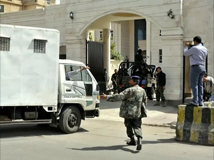 الحوثيون ينقلون مختطفين من سجون إب والحوبان إلى صنعاء