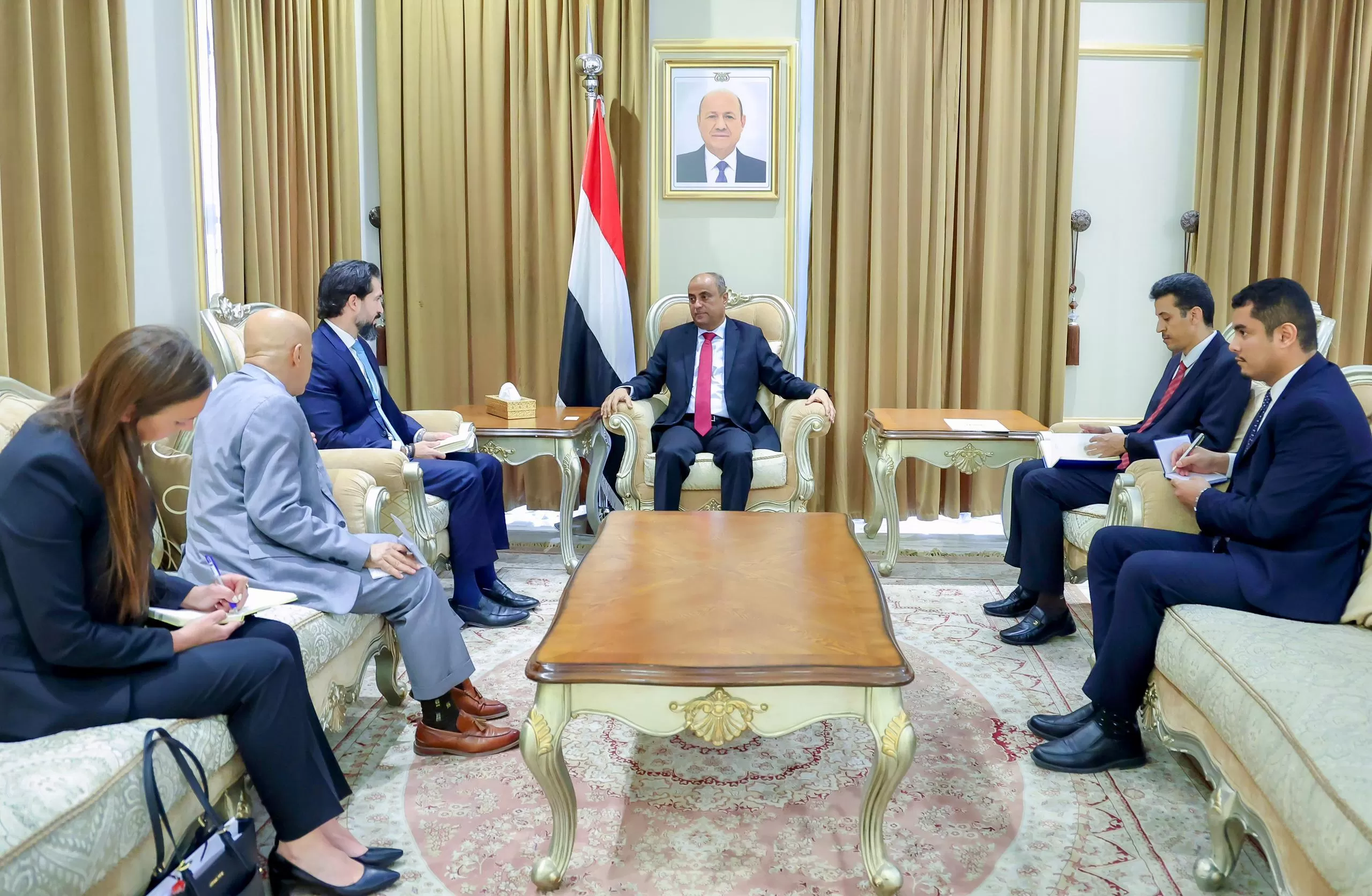 الحكومة اليمنية تدعو واشنطن لاستئناف مساعداتها عبر الوكالة الأمريكية للتنمية