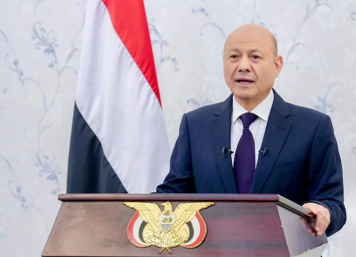 العليمي يدعو لتصنيف الحوثيين جماعة إرهابية مؤكدا أن اليمن يخوض معركة مصيرية
