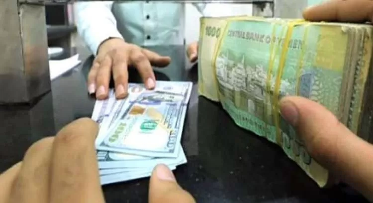 خلافات حكومية حول رفع الدولار الجمركي وسط تحذير من تداعيات القرار (تفاصيل)