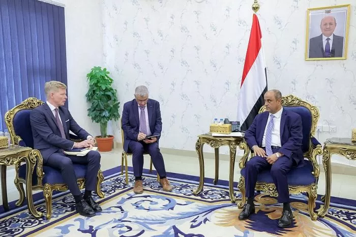 بن بريك يبحث مع غروندبرغ إنهاء الانقلاب الحوثي ومعالجة جذور الصراع في اليمن