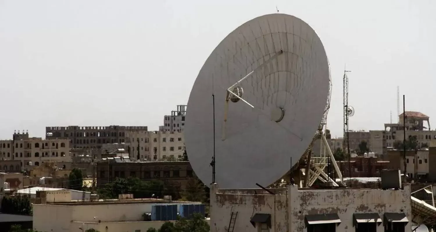الحكومة: الحوثيون حوّلوا قطاع الاتصالات إلى مصدر تمويل لحربهم وأداة لقمع اليمنيين