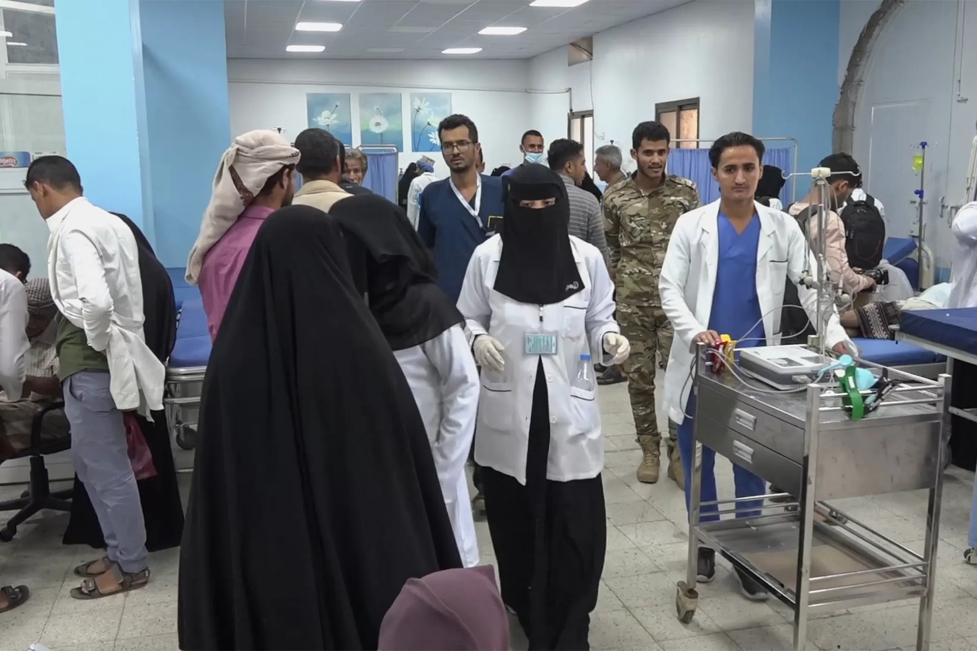 الحوثيون ينهبون أموال مخصصة للقطاع الصحي في الحديدة