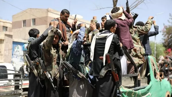 الحوثيون يحشدون إلى عدة جبهات في تعز وسط انتشار غير مسبوق