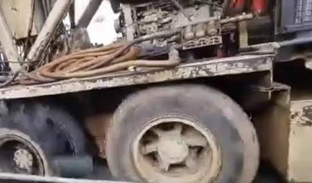 قيادي حوثي يطلق النار على حفار مياه وينهب أدواته في بني صريم بعمران قيادي حوثي يطلق النار على حفار مياه وينهب أدواته في بني صريم بعمران