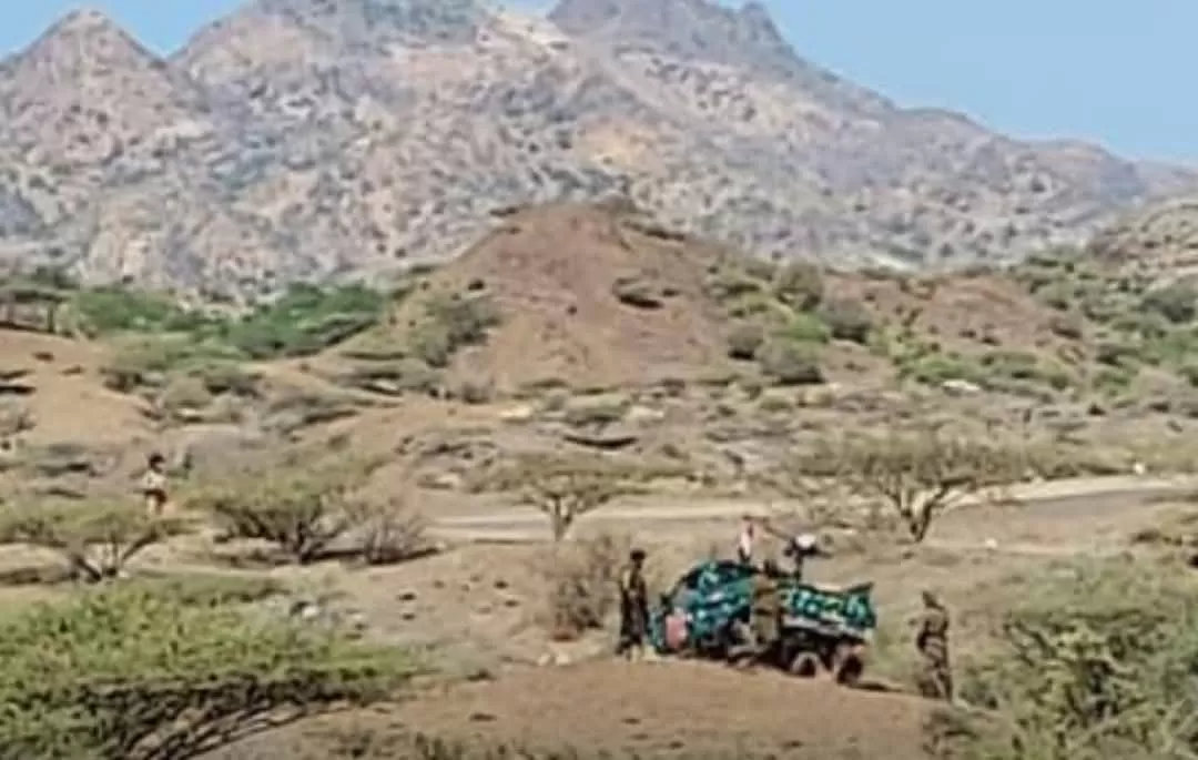 قوات طارق تعيد تموضعها في الوازعية وتنفذ انتشارا على الطريق الرئيسي